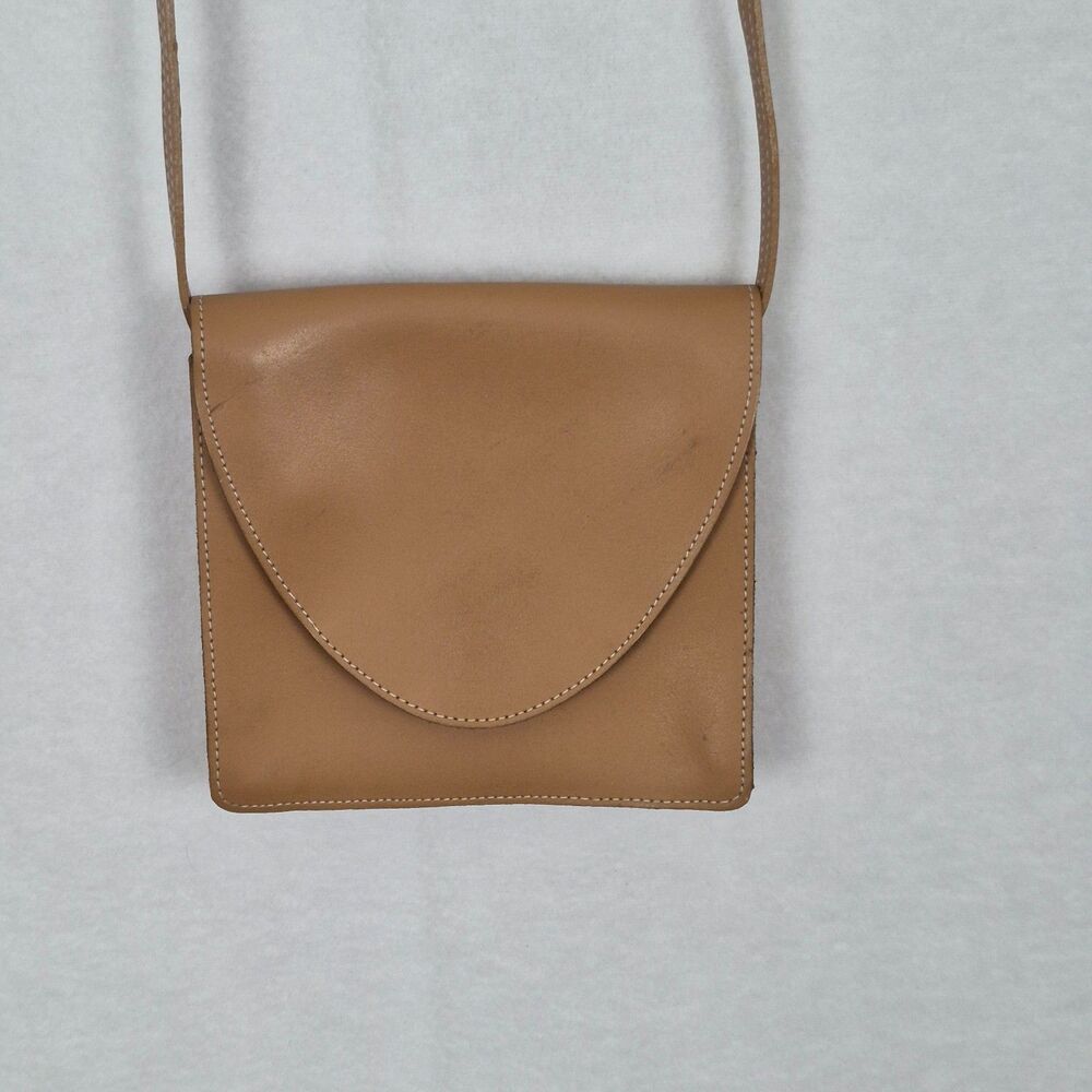 MUNDI Leather Shoulder Bag Light Brown Boho Whimsey Every-Day Button-Clasp